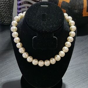 Elegant Vintage Cream Pearl Necklace
